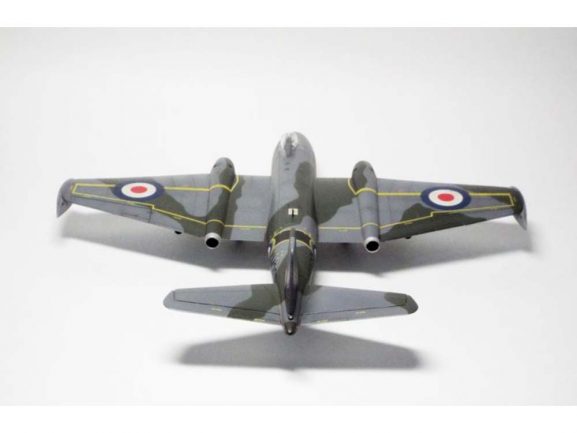 Британский средний бомбардировщик English Electric Canberra B (I) Mk.8/12-фото3