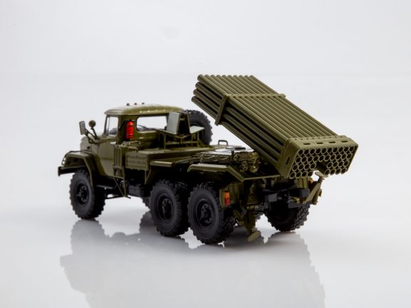 Установка "Град-1" на шасси ЗИЛ-131 (Легендарные грузовики СССР №49)-фото9