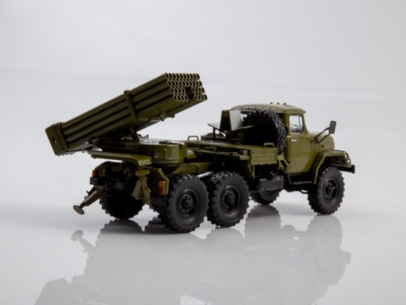 Установка "Град-1" на шасси ЗИЛ-131 (Легендарные грузовики СССР №49)-фото10
