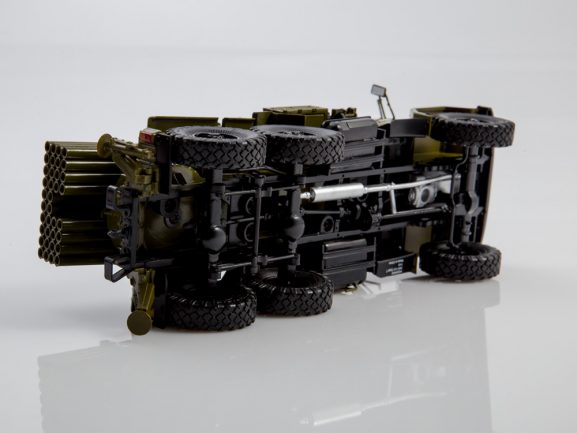 Установка "Град-1" на шасси ЗИЛ-131 (Легендарные грузовики СССР №49)-фото6