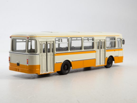 Автобус ЛиАЗ-677М (бежевый-охра)-фото2