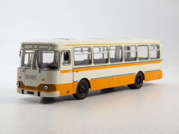 Автобус ЛиАЗ-677М (бежевый-охра)-фото4