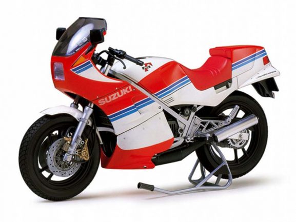 Мотоцикл Suzuki RG250 w/full options kit-фото2