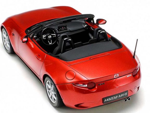 Автомобиль Mazda MX-5-фото3