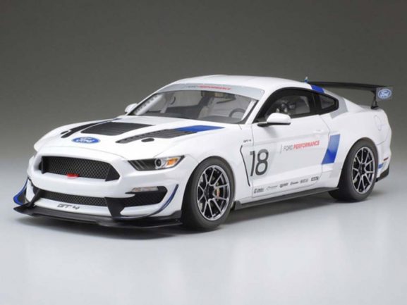 Автомобиль Ford Mustang GT4-фото3