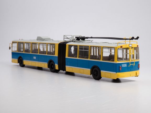 Троллейбус ЗИУ-10-фото5