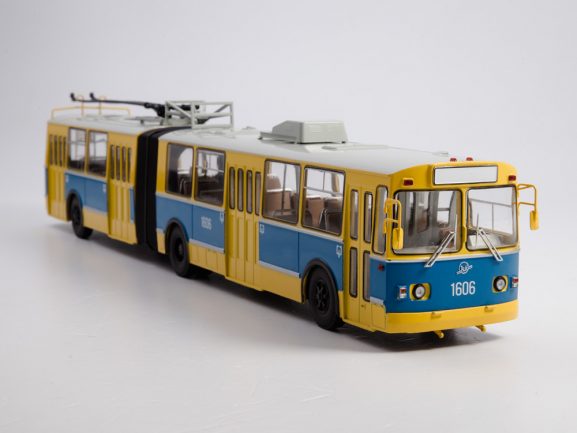 Троллейбус ЗИУ-10-фото6
