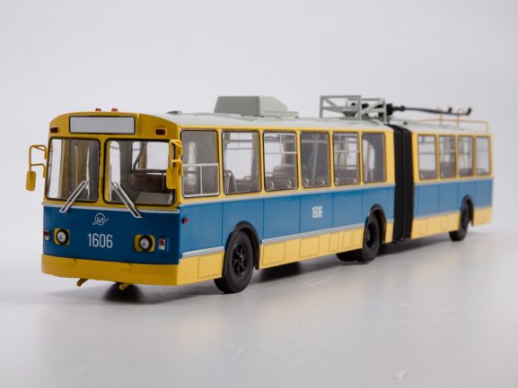 Троллейбус ЗИУ-10-фото7