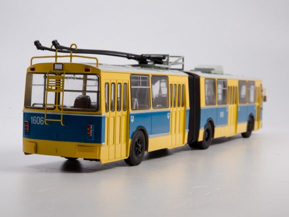 Троллейбус ЗИУ-10-фото8