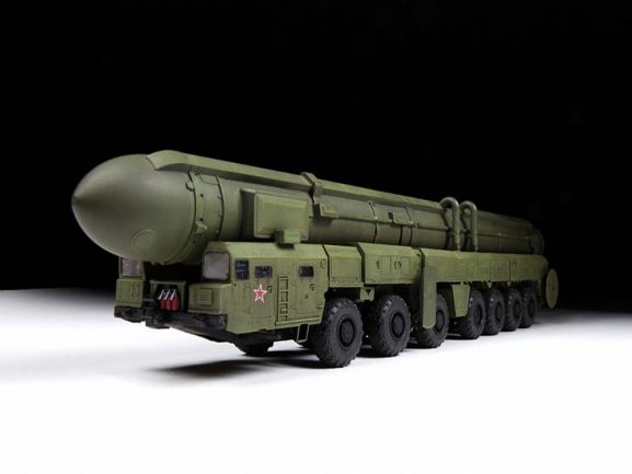 Российский ракетный комплекс стратегического назначения "Тополь" (Подарочный набор)-фото2