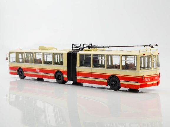Троллейбус ЗиУ-10 (ЗиУ-683) г.Москва маршрут №48-фото2