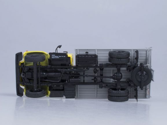 Грузовик ГАЗ-33073 (двиг. ЗМЗ-513) Грузовое такси (желтый)-фото11