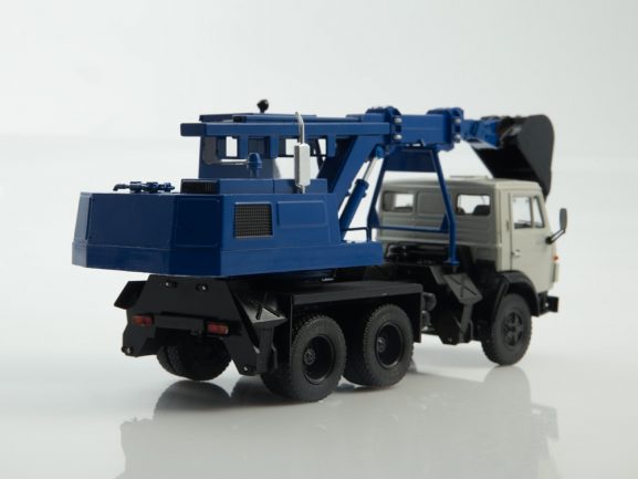 Экскаватор ЭО-3532 (КАМАЗ-5511) (ПАО КАМАЗ)-фото4