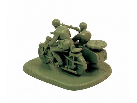 Советский мотоцикл М-72 с коляской и экипажем (1:72)-фото3