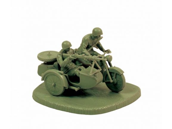 Советский мотоцикл М-72 с коляской и экипажем (1:72)-фото2