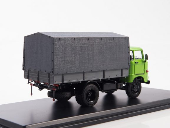Грузовик IFA W50L бортовой с тентом-фото4