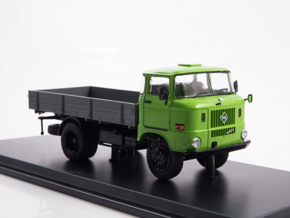 Грузовик IFA W50L бортовой с тентом-фото8
