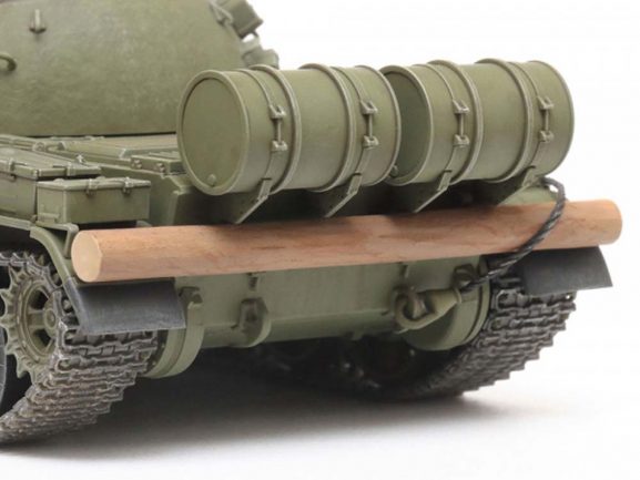 Советский средний танк Т-55 с фигурой командира-фото6