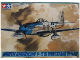 Истребитель P-51D (F-51D) Mustang 8th AF-фото1
