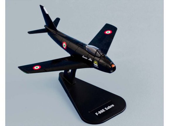 Американский истребитель North American F-86E Sabre Lanceri Neri-фото2