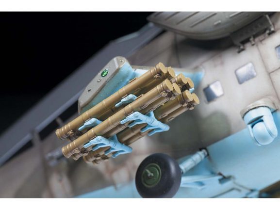 Российский ударный вертолет Ми-35М (1:48)-фото7