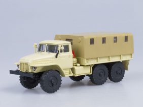 Грузовик Урал 375Д бортовой с тентом (бежевый)-фото1