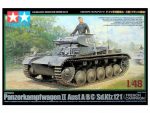 Немецкий легкий танк Pz.Kpfw.II Ausf.A/B/C (T-II) с одной фигурой (1:48)-фото1