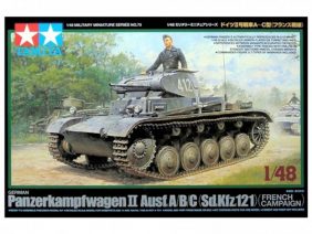 Немецкий легкий танк Pz.Kpfw.II Ausf.A/B/C (T-II) с одной фигурой (1:48)-фото1