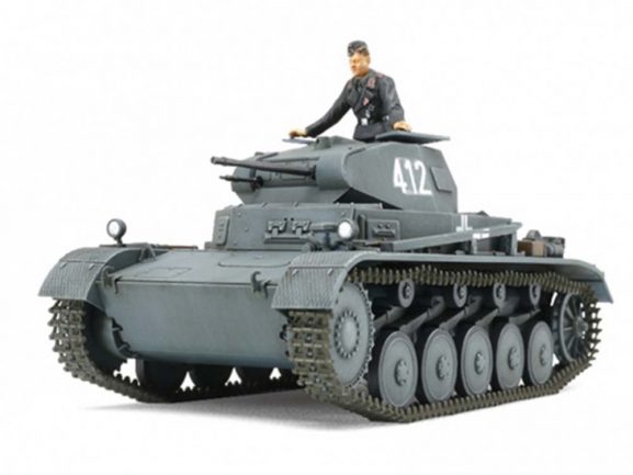 Немецкий легкий танк Pz.Kpfw.II Ausf.A/B/C (T-II) с одной фигурой (1:48)-фото2