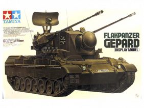 Немецкая зенитная самоходная установка Sd.KFZ.140 Flakpanzer 38(t) Gepard с 1 фигурой-фото1