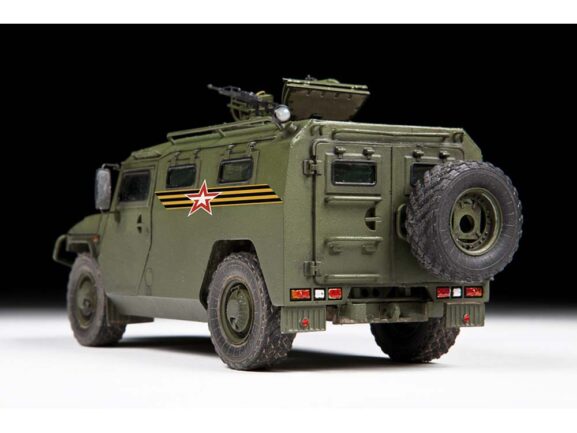 Российский бронеавтомобиль ГАЗ 233014 Тигр (Подарочный набор)-фото3