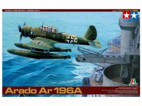 Немецкий военный гидросамолет-разведчик Arado Ar 196 A с двумя фигурами-фото1