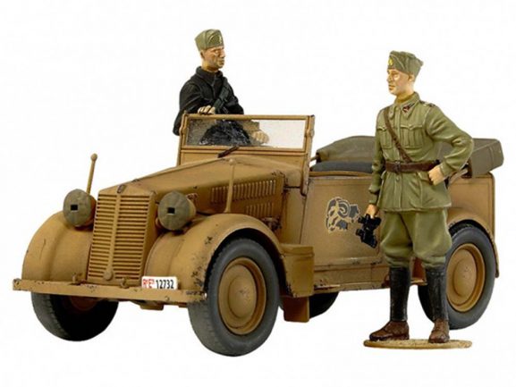 Штабная машина Fiat 508 CM Coloniale с фигурами водителя и офицера-фото2