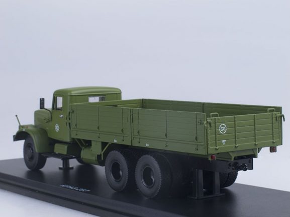 Грузовик КРАЗ-257Б1 бортовой армейский (зеленый)-фото4