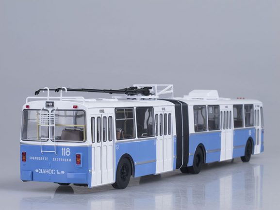 Троллейбус ЗиУ-10 (ЗиУ-683) бело-голубой-фото2