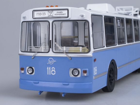 Троллейбус ЗиУ-10 (ЗиУ-683) бело-голубой-фото7