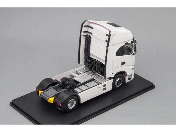 Седельный тягач Iveco S-WAY S570 4х2 2020 белый-фото2