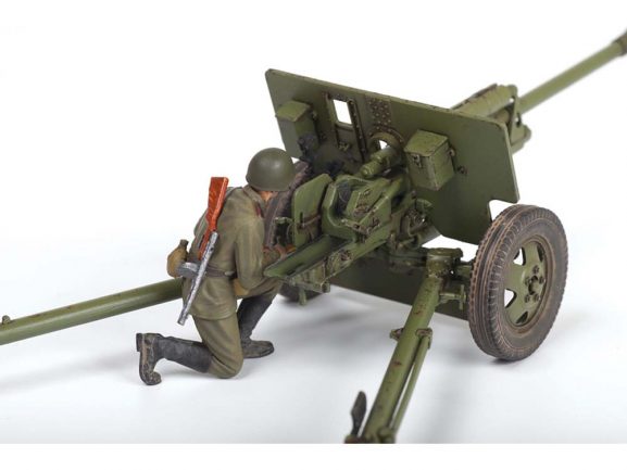Советская противотанковая пушка ЗИС-3 с расчетом (Звезда)-фото3