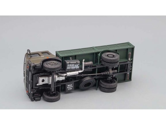 Грузовик МАЗ-5337 бортовой 1987-1994 (хаки/зеленый)-фото4