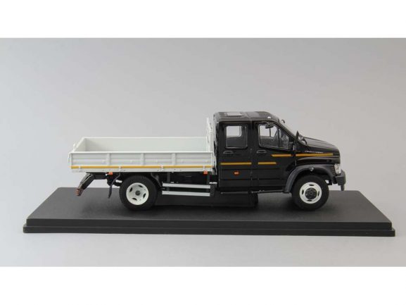 Грузовик ГАЗон Next C42R31 бортовой с тентом (черный/серый)-фото6