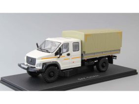 Грузовик ГАЗон Next C42A31 бортовой с тентом (белый/серый)-фото1
