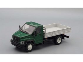 Грузовик ГАЗон Next C41R13 бортовой (зеленый/серый)-фото1