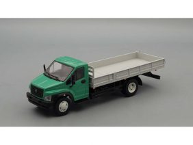 Грузовик ГАЗон Next C41R33 бортовой (зеленый/серый)-фото1