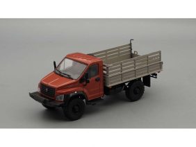 Грузовик ГАЗон Next C41A23 бортовой (красно-коричневый/серый)-фото1
