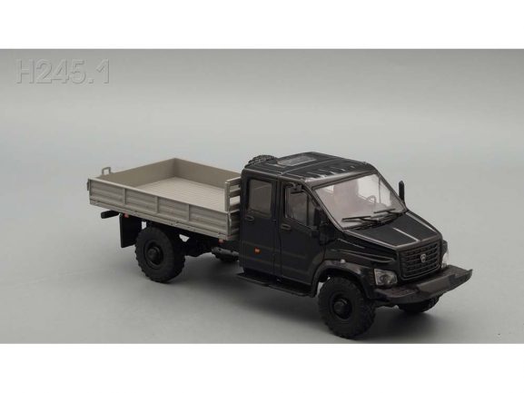 Грузовик ГАЗон Next C42A33 бортовой (черный/серый)-фото3