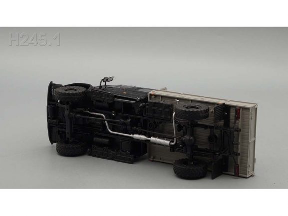 Грузовик ГАЗон Next C42A33 бортовой (черный/серый)-фото5