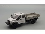 Грузовик ГАЗон Next C42A33 бортовой (серебристый/серый)-фото1