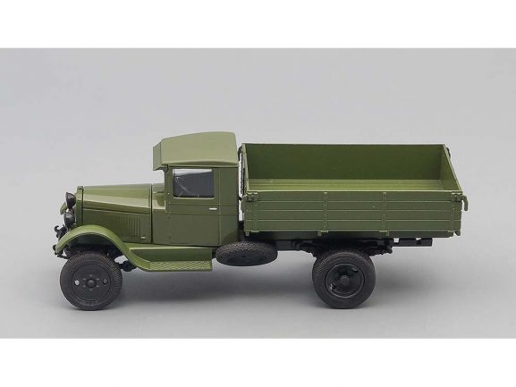 Грузовик ЗИС-32 бортовой (зеленый)-фото3