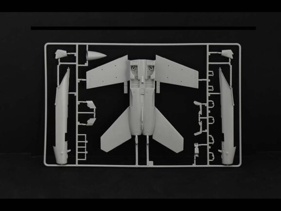 Американский палубный истребитель-бомбардировщик F/A-18F Super Hornet (Italeri)-фото3