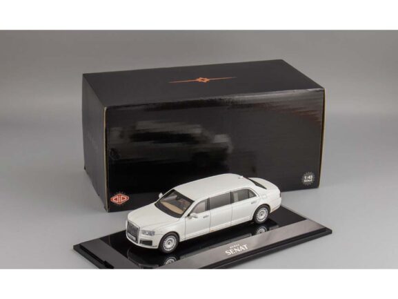 Автомобиль Aurus Senat Limousine 2018 (белый)-фото9